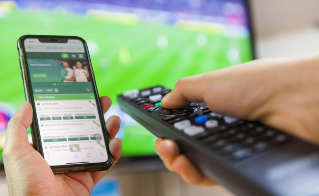 Como assistir futebol ao vivo no celular e na TV pela internet